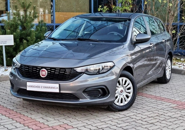 Fiat Tipo cena 46999 przebieg: 111000, rok produkcji 2019 z Śmigiel małe 232